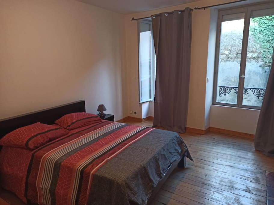 Appartement Le Marche à Parthenay Extérieur photo