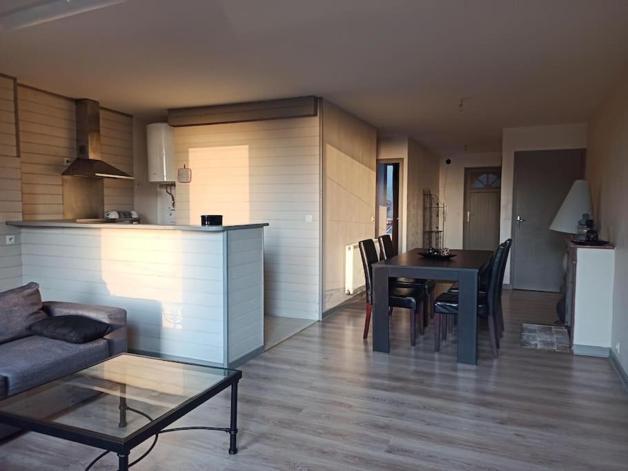 Appartement Le Marche à Parthenay Extérieur photo